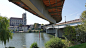 塞纳河上的人行天桥，法国 / Dietmar Feichtinger Architectes : 城市两岸的软性连接