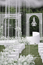白色户外-白草坪大气婚礼照片