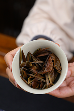 小牛牛采集到茶-月光白