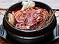 .吉林：狗肉汤 　　在吉林的朝鲜饭店，所有的狗肉汤都是当天的新鲜肉一天一炖，没有老汤。这样做出来的狗肉汤叫清汤。要吃狗肉..