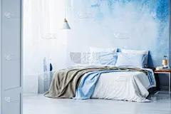灯,白色,卧室,床,桌子,蓝色,木制,室内,黄色,极简构图