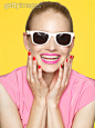 人,影棚拍摄,20到24岁,嘴唇,太阳镜_119066229_young female smiling wearing sun glasses_创意图片_Getty Images China