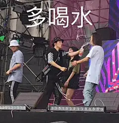 微信 QQ 搞笑 表情包 哈哈 (3259)