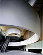 NIKKEI MEDIA WALL :  The lobby of Nikkei Shinbun Head Office, completed in 2009. A 180-meter seamless white 