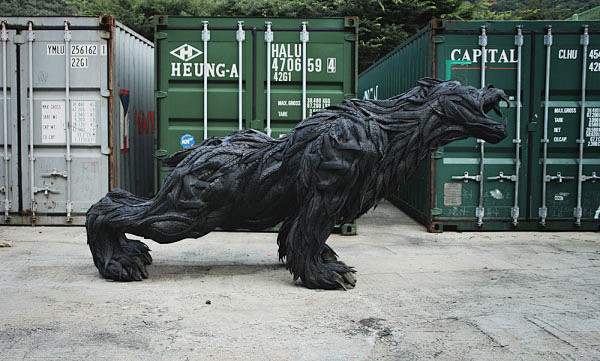 韩国雕塑家Yong Ho Ji以回收的废...
