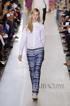 波西米亚的巴黎闲适而精致！托里·伯奇 (Tory Burch) 2015春夏女装秀，海报时尚网亲临2015春夏纽约时装周_第7页_Tory Burch