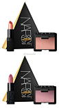 #JK资讯#   
NARS 2017圣诞系列：Man Ray For Nars

产品描述：
Nars与时尚摄影师Man Ray展开的跨时空合作，Man Ray的作品以其打破正式约束、极具挑战性与刺激性而闻名，更以他的爱人Kiki为灵感而拍摄出了诸多著名摄影作品。

这次与Nars合作推出两个系列，即将于十月发行的为Color Collection：...展开全文c