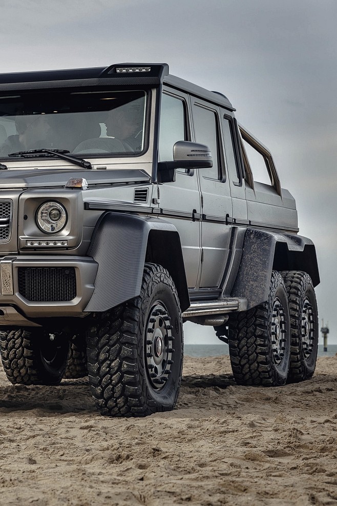 Mercedes G63 6x6