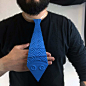 3D打印的鱼纹领带，模型文件可点击图片进入下载。设计师Ricardo Salomao #欧美# #时尚# #英伦# #饰品# #潮人# #领带# #男士# #科技# #3D打印# #创意# 