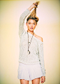 Free People 'Here Comes the Sun' May 2012 Lookbook









五月份的Free女郎都回归朴实、平淡，在浅棕色的背景上，模特们都摆弄着头发做出轻松的姿势。当每个人都认为夏天就应该展示性感的时候，Free People的五月Lookbook展示出少女的迷人气息：紫红色、西瓜红、深灰色配上轻松自如的剪裁，如此平静可人！


(9张)