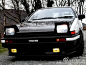 「AE86」，代表1600cc引擎氣缸容積、後輪驅動形式，在豐田的代號系統中，「A」代表車型搭載的發動機型號（4A系列），「E」代表是卡羅拉車系，「8」代表第五代卡羅拉（即E80系列），而「6」代表是該世代第六款衍生車型。