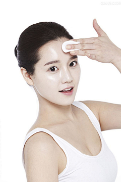 淘前程采集到人物-化妆品日韩模特