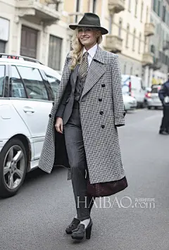 【图】女汉子易做，女绅士难当！《The Rake》杂志时尚编辑Sarah Ann Murray街拍合辑：细微之处见精神！_第12页_欧美街拍_海报时尚网