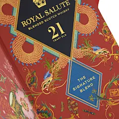 其中包括图片：Royal Salute Blended Scotch Whisky | Chinese New Year