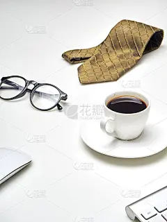 庆祝父亲节的作文以白色为背景