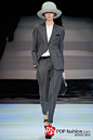 以上为Emporio Armani 2014秋冬米兰时装周部分现场图片，更多图片在POP伦敦时装周专题报道：http://www.pop-fashion.com/presscon/search/women_Milan_1415AW_tshowpic__t_p_1.html