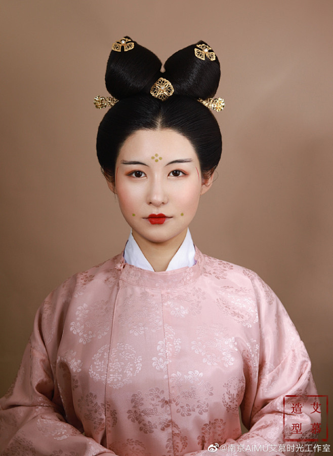 汉服造型超话#艾慕造型#
古典造型线下...