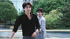 Vision｜田栩宁 ✘ 梓渝
镜头在前 暮色在后
修图壁纸 ​专栏 · ChiWu_Vision | 双人​​​@ChiWu_Vision，采集@屿堍