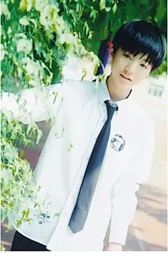 白衬衫 校草 王源 壁纸