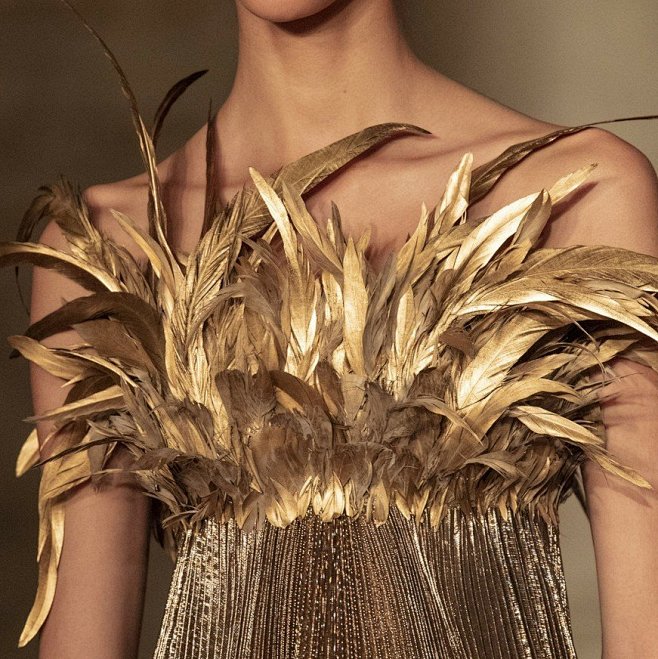 Mugler s/s 2020 来自sn...