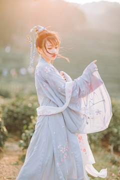 白衣渡我_采集到汉服~
