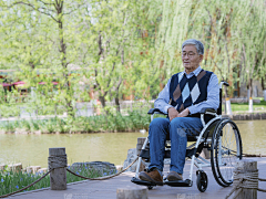 Thorns我们采集到普通轮椅