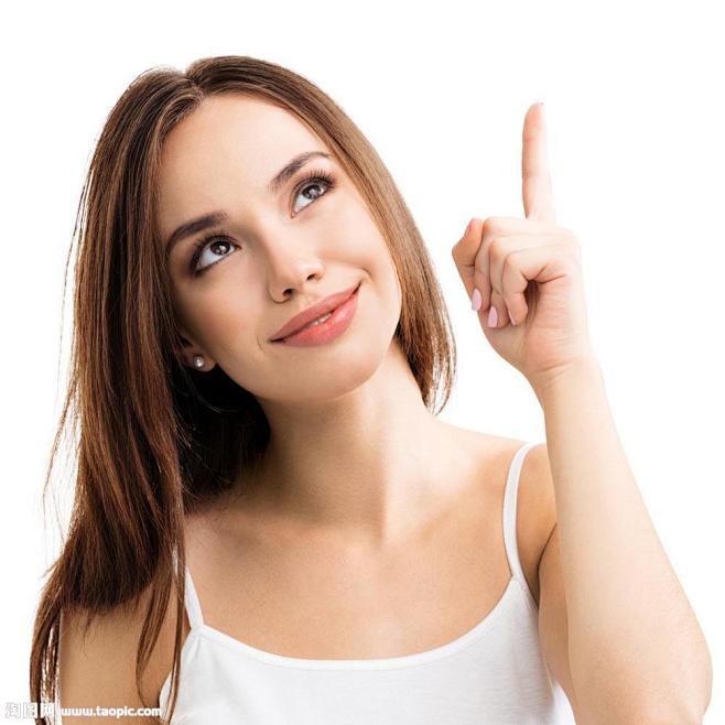 竖一根手指的女人图片