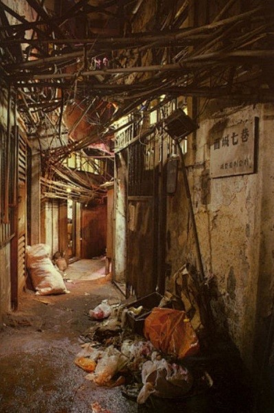 被老外们神话了的香港贫民窟“九龙寨城”