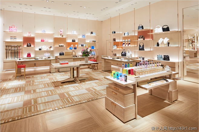 Louis vuitton高端包包店_Louis vuit_展厅设计_作品详情_专卖店设计方案-设计人