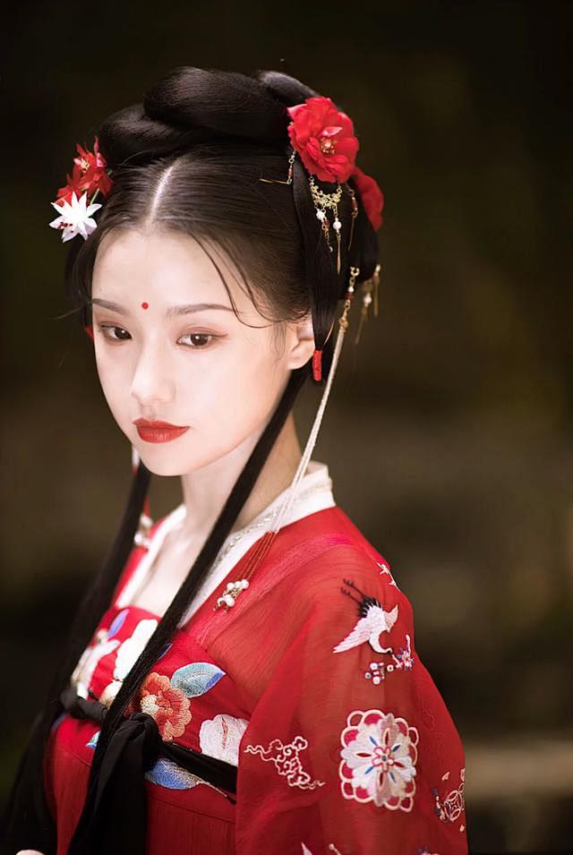 古风真人女生壁纸 | 不管我本人多么平庸...