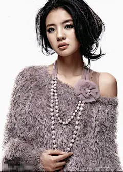 安以轩甜美岁末 演绎灿烂冬季(组图)_时尚图库_中国女装网