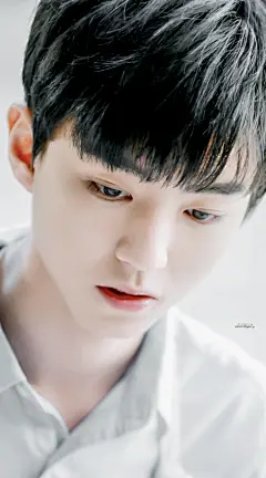 嘘，
轻轻的，别打扰。
#王俊凯米兰t台首秀##王俊凯米兰时装周# @TFBOYS-王俊凯 
「壁纸」 ​​​​