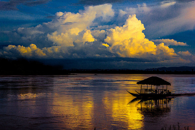 mekong-riverfront.