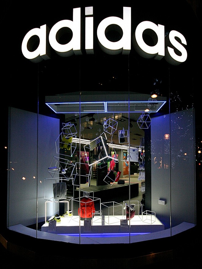 伦敦adidas 2013年冬季橱窗设计...