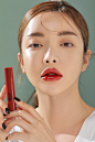 3CE GLAZE LIP TINT #NEW MOTION : 탱글탱글 풍미 가득 차오르는 딥 레드 본 적 없는 새로운 매혹적인 글레이즈 립