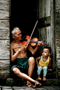 ★ Music Grandpa played the violin and the grandson enjoys