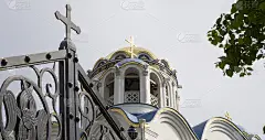 俄罗斯莫斯科亚塞涅沃圣母保护教会。这座寺庙始建于2009年，是靠捐款建成的