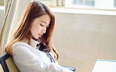 漂亮制服美女清新唯美写真电脑壁纸