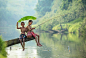 30张世界各地儿童嬉戏的摄影作品-泰国儿童钓鱼