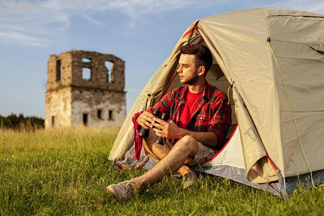male-camping-tent-wi...