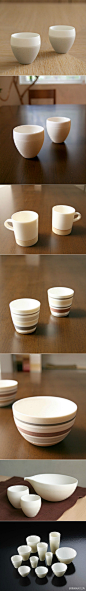 松野章弘是基于粘土与瓷土涂层装饰方式制作生活瓷器，他的作品兼具陶瓷的通透和陶土所传递给人的温暖。人类社会学专业毕业后一直从事精神疾病康复的社会工作，1999年在福生市开设了自己的陶瓷工作室。