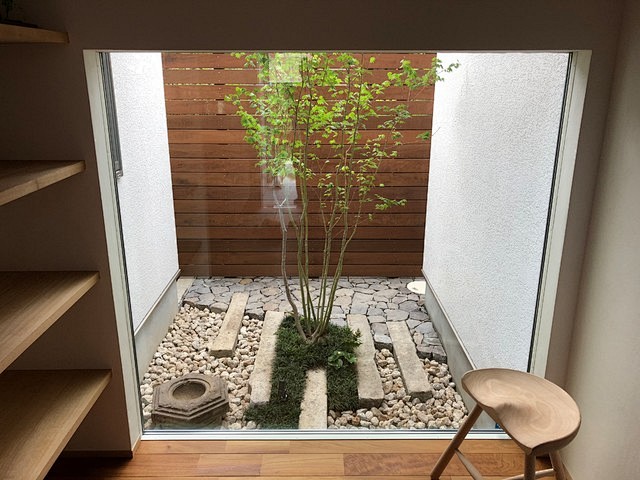 岐阜市、金華山のふもと、静けさの造園修景...