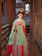 嗑颜bot超话#原来这就是言情小说脸# 投稿  一位非常古典的漂亮妹妹  不知道名字 ​​​​