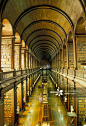 Gallery of the Old Library, Trinity College, Dublin, County Dublin, Eire (Ireland), Europe