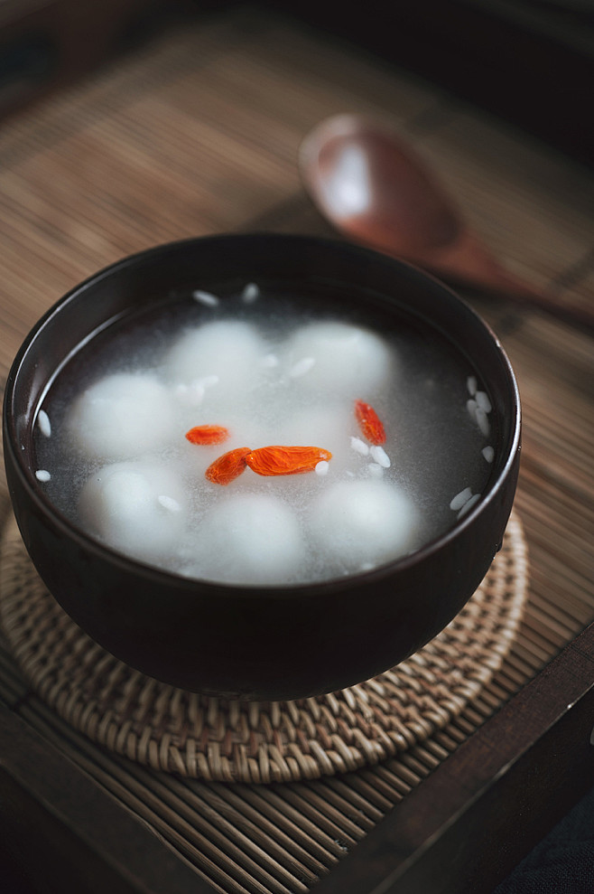 酒 酿 汤 圆