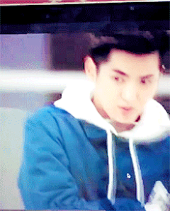 #吴亦凡# 【吴亦凡GIF】近景远景都萌翻天，凡式表情包已get√ 。。 [CR:logo&amp; NAM-STER&amp; TEDDYMOONY&amp; 牛仔控vivi&amp; CindyLee就是筱慧呀&amp; Yakult呆]