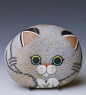 Painted Stone Kitten - I believe I can do this! Would be so cute in the garden.