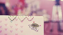 小清新静物唯美粉色爱心书签电脑桌面壁纸下载http://www.kutoo8.com/