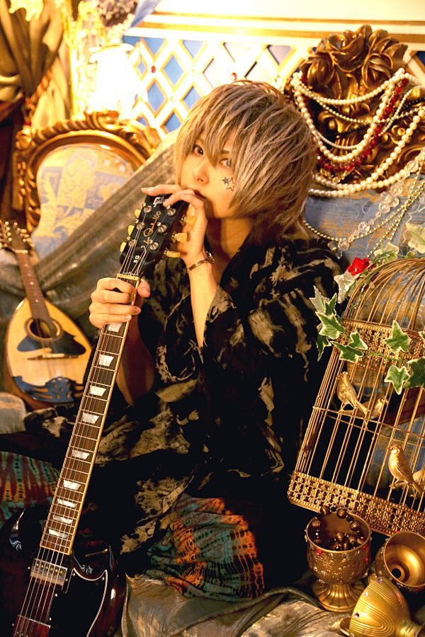 まふまふ@4/13atrアルバム発売 (@uni_mafumafu) | twitter