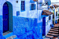 Chefchaouen，一座有着蓝色房屋的城市。一个有着狭窄、美丽、蓝色街道的城市。